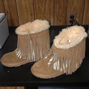 Girls Uggs with silver and chestnut tassels size 5 big kids.